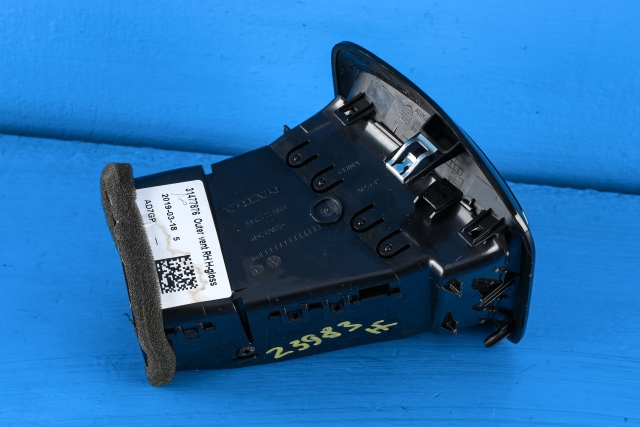 Dashbord friskluftdyse høyre til Volvo V60 / V60 CC 2018-->> (Type II)  (VOLVO|31477876|)