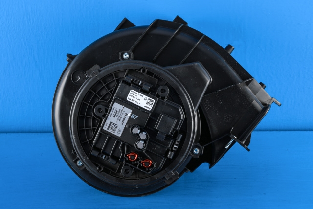 Varmeapparat motor til Volvo V60 / V60 CC 2018-->> (Type II) (BOSCH|0 130 309 504|)