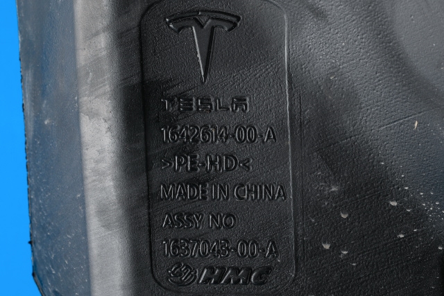 Spylertank foran til Tesla Model 3 2018-2023 (Fase 1)  (TESLA|1642614-00-A|)
