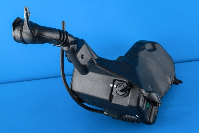 Spylertank foran til Tesla Model 3 2018-2023 (Fase 1)  (TESLA|1642614-00-A|)