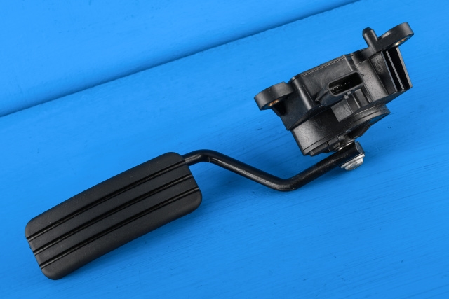 Pedal gass til Mercedes Citan, 2012-2021 (W415) (W415) (RENAULT|8200 436878)