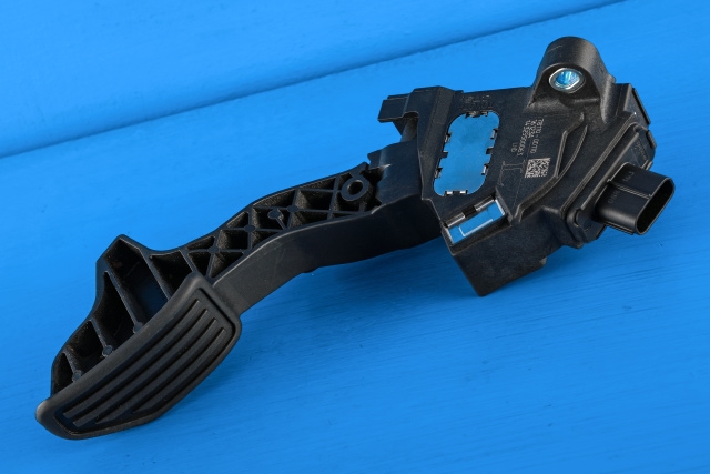 Pedal gass til Toyota Yaris, 2014-2020 (Type III, Fase 2)  (TOYOTA|78110-0D110)