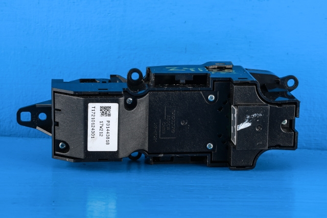 Bryter start/stopp til Volvo V90 / V90 CC / S90 2016-->> (VOLVO|P31443818|)