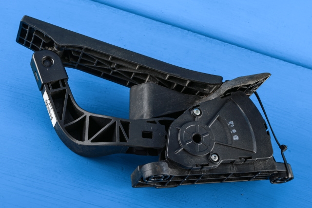 Pedal gass til Hyundai Ix35 2010-2015  (HYUNDAI|HF10311A-2S000|)