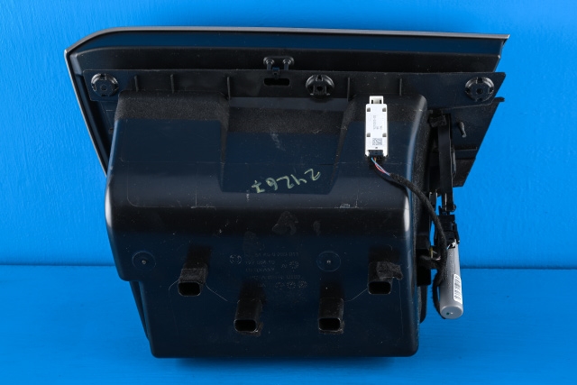 Hanskerom til BMW i3 2013-2022  (BMW|51.45-9 283 011|)