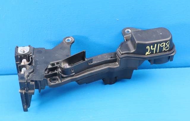 Batterikasse/feste til BMW 3-Serie, 2018-->> (G20) (G20) (BMW|6 991 401)