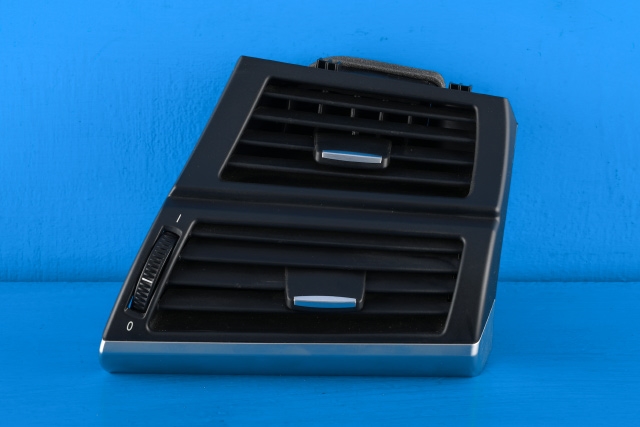 Dashbord friskluftdyse høyre til BMW X5, 2007-2013 (E70) (E70) (BMW|7 161 804)