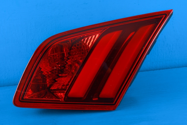Baklykt høyre indre til Peugeot 308, 2013-2021 (Type II)  (PEUGEOT|96 778182 80)