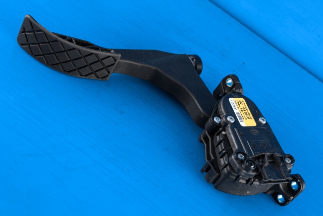 Pedal gass til Škoda Fabia 2010-2014 (Type II, Fase 2)  (HELLA|6PV 008 496-30|6Q1 723 503 P|)