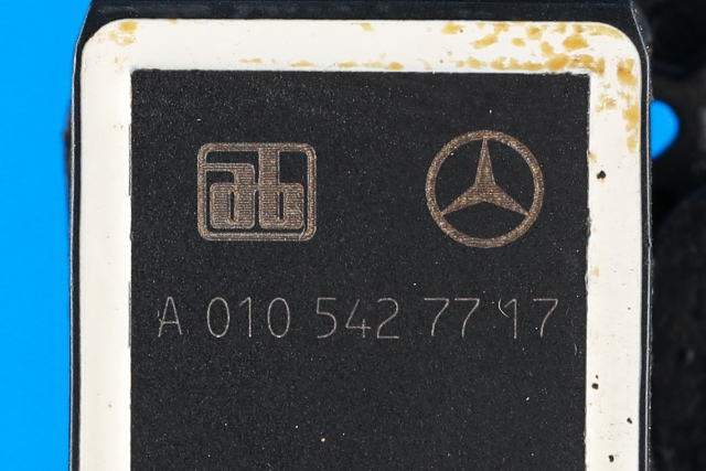 Sensor nivå, venstre foran til Mercedes ML 2005-2011 (W164) (W164) (MERCEDES|A 010 542 77 17|)