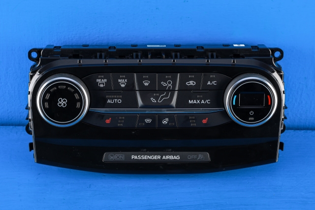 Varmeapparat betjening til Ford Puma, 2019-->>  (FORD|GN15-18C612-HL)