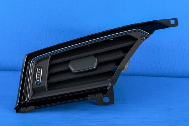 Dashbord friskluftdyse venstre til Audi e-tron 2018-->> (VAG|4KL 820 901 A|)