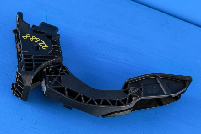 Pedal gass til Audi e-tron 2018-->>  (HELLA|6PV 011 642-42|4KL 723 523|)
