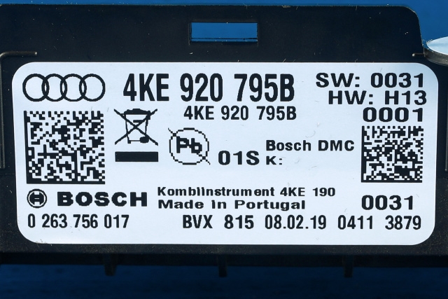Instrumentpanel til Audi e-tron 2018-->>  (VAG|4KE 920 795 B|)