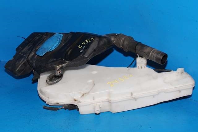 Spylertank foran til Audi A6 2014-2018 (Type IV, Fase 2) (C7) (C7) (VAG|4G8 955 451 J|)