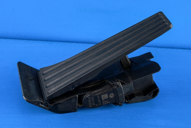 Pedal gass til BMW X5, 2013-2018 (F15) (F15) (HELLA|6PV 010 435-33)