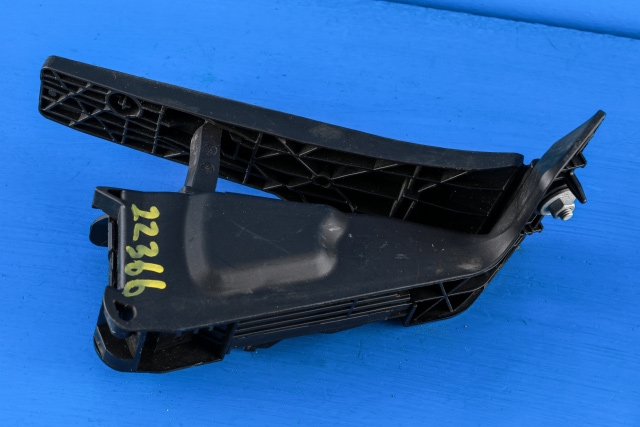 Pedal gass til BMW X5 2013-2018 (F15) (F15) (HELLA|6PV 010 435-33|35.42-6 853 175|)