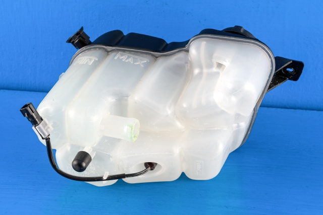 Ekspansjonstank til Volvo V60/V60 CC 2013-2018 (Type I, Fase 2)  (FORD|6G91-8K218-CD|)