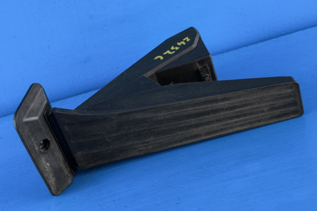Pedal gass til BMW 5-Serie, 2010-2017 (F10/F11) (F10/F11) (BMW|35.42-6 789 998)