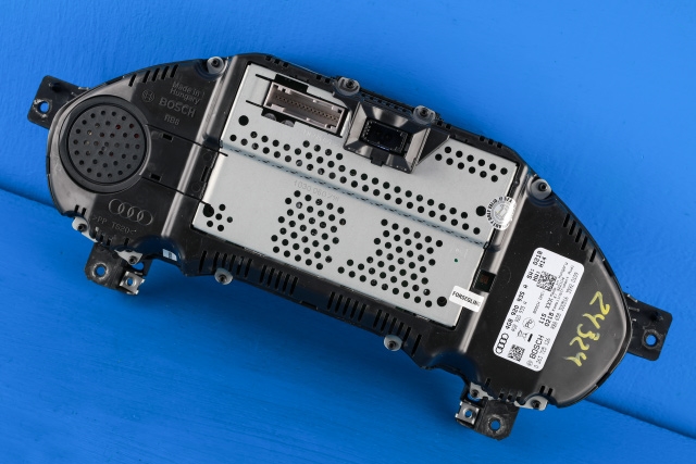 Instrumentpanel til Audi A6 2014-2018 (Type IV, Fase 2) (C7) (C7) (VAG|4G8 920 935 A|)