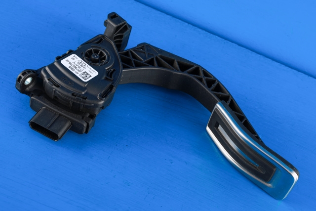 Pedal gass til Audi A6, 2014-2018 (Type IV, Fase 2) (C7) (C7) (HELLA|6PV 009 505-28)