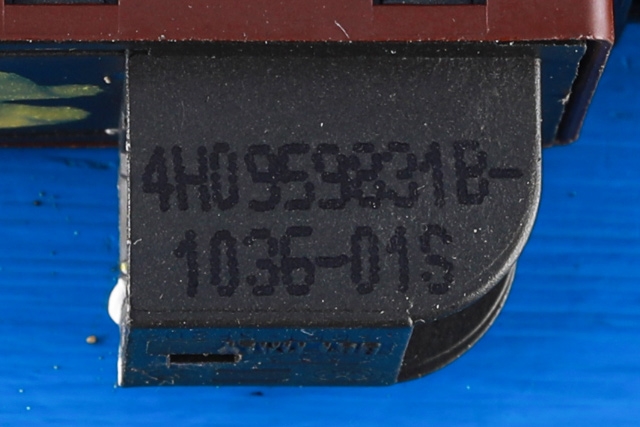 Bryter baklukeåpner til Audi A6 2014-2018 (Type IV, Fase 2) (C7) (C7) (VAG|4H0 959 831 B|)