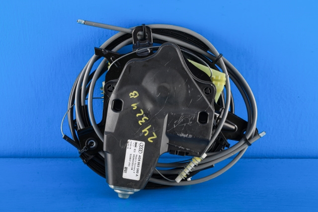 Bagasjerom diverse til Audi A6, 2014-2018 (Type IV, Fase 2) (C7) (C7) (VAG|4G9 863 560 A)