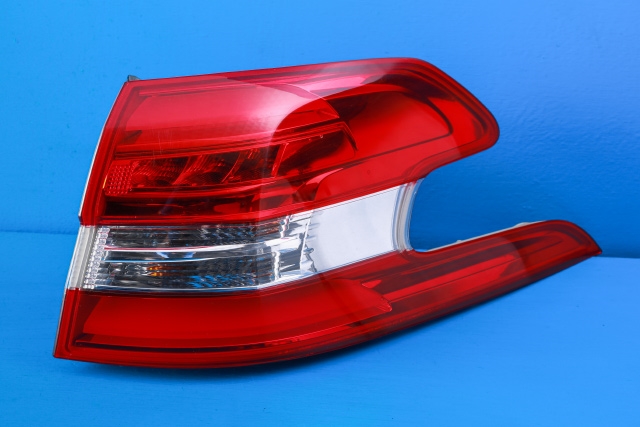 Baklykt høyre ytre til Peugeot 308, 2013-2021 (Type II)  