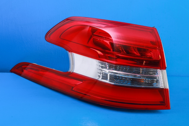Baklykt venstre ytre til Peugeot 308, 2013-2021 (Type II)  (PEUGEOT|96 780939 80)