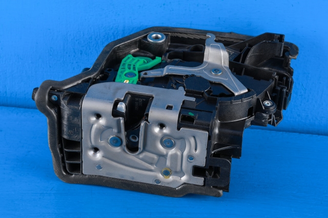 Låsekasse venstre bak til BMW X1, 2015-2022 (F48) (F48) (BMW|7 281 943)