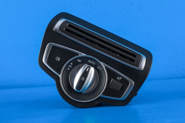 Bryter lys til Mercedes GLC, 2015-2022 (X253) (X253) (MERCEDES|A 205 905 18 10)