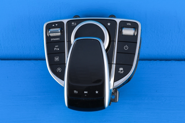 Bilstereo navigasjon betjeningspanel til Mercedes GLC, 2015-2022 (X253) (X253) (MERCEDES|A 205 900 99 27)