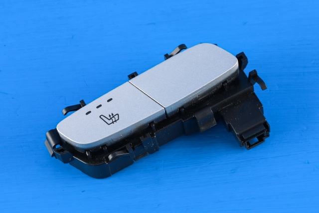 Bryter setevarme til Mercedes GLC, 2015-2022 (X253) (X253) (MERCEDES|A 213 905 73 02)