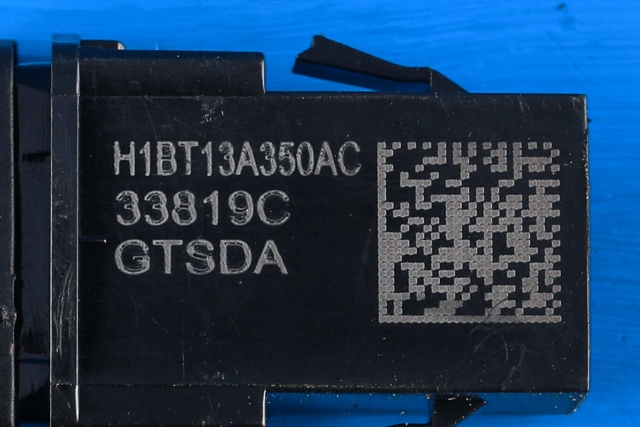 Bryter nødblink til Ford Transit Custom 2013-2023 (Type I)  (FORD|H1BT-13A350-AC|)