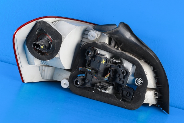 Baklykt høyre til BMW 1-Serie 2004-2011 (E81/E82/E87/E88) (E81/E82/E87/E88) (BMW|63.21-4 869 810|)