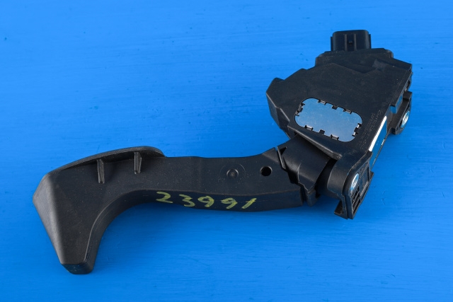 Pedal gass til Toyota Auris 2013-2015 (Type II, Fase 1) (TOYOTA|78110-02120|)