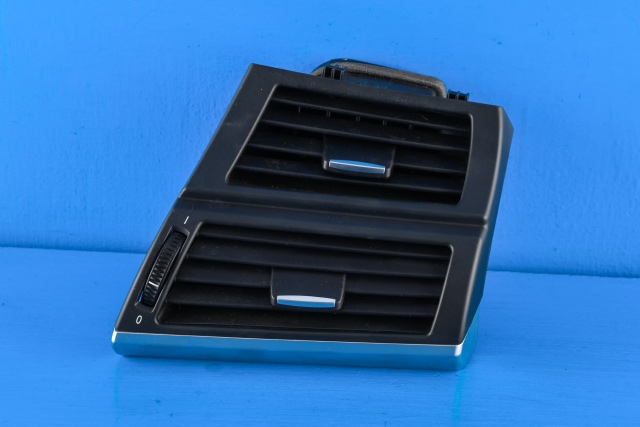 Dashbord friskluftdyse høyre til BMW X5, 2007-2013 (E70) (E70) (BMW|7 161 804)