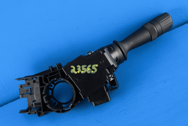 Bryter blink til Toyota Auris 2015-2019 (Type II, Fase 2)  (TOYOTA|02720-17F852|)