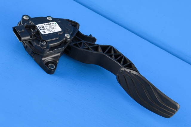 Pedal gass til Nissan Qashqai, 2014-2021 (Type II)  (HELLA|6PV 009 978-15)