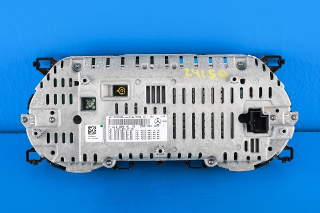 Instrumentpanel til Mercedes E-Klasse 2016-2023 (W213) (W213) (MERCEDES|A 213 900 01 10|)