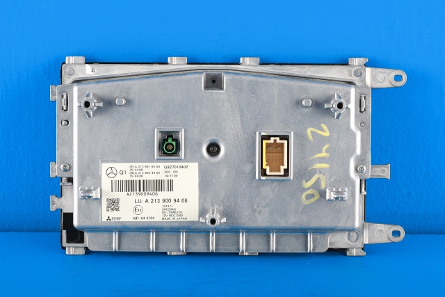 Bilstereo navigasjon skjerm til Mercedes E-Klasse 2016-2023 (W213) (W213) (MERCEDES|A 213 900 94 06|)