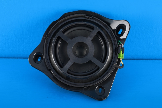 Bilstereo sub-woofer til Mercedes E-Klasse, 2016-2023 (W213) (W213) (MERCEDES|A 205 820 16 02)