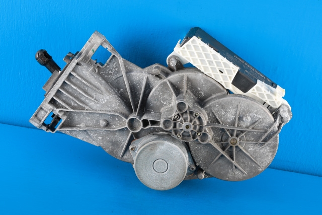 Baklukeåpner motor til Mercedes E-Klasse, 2016-2023 (W213) (W213) (MERCEDES|A 213 760 56 00)