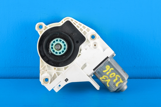 Ruteheis, kun motor, venstre bak til Audi Q3 2011-2014 (Type I, Fase 1)  (VAG|8K0 959 811 A|)