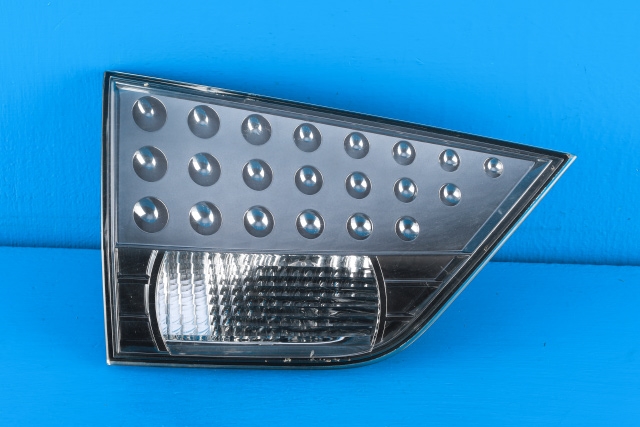 Baklykt venstre indre til Mitsubishi Outlander, 2007-2010 (Type II, Fase 1)  