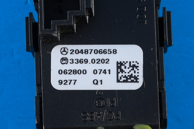 Bryter nødblink til Mercedes GLK 2008-2015 (X204) (X204) (MERCEDES|204 870 66 58|)