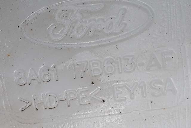 Spylertank foran til Ford Fiesta 2013-2017 (Type VI, Fase 2) (FORD|8A61-17B613-AF|)