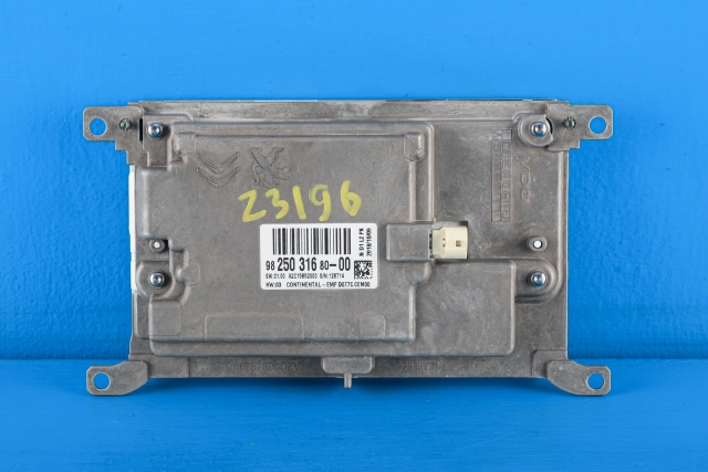 Bilstereo navigasjon skjerm til Peugeot Expert 2016-->> (Type III) (PEUGEOT|98 250316 80-00|)