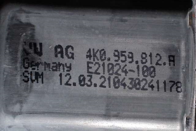 Ruteheis høyre foran til Audi Q4 e-tron 2021-->>  (VAG|4K0 959 812 A|)