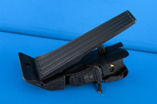 Pedal gass til BMW 1-Serie, 2011-2015 (Fase 1) (F20/F21) (F20/F21) (HELLA|6PV 010 435-01)